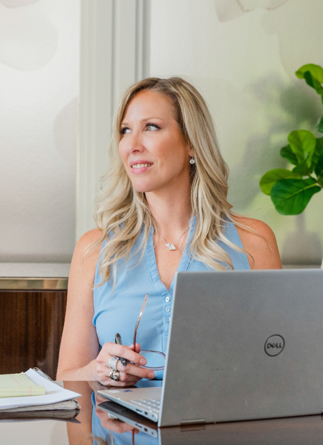 Naomi Zee, executive leadership coach, in a coaching session with a senior male executive client — the Convergence Framework&trade; applied in real conversation.